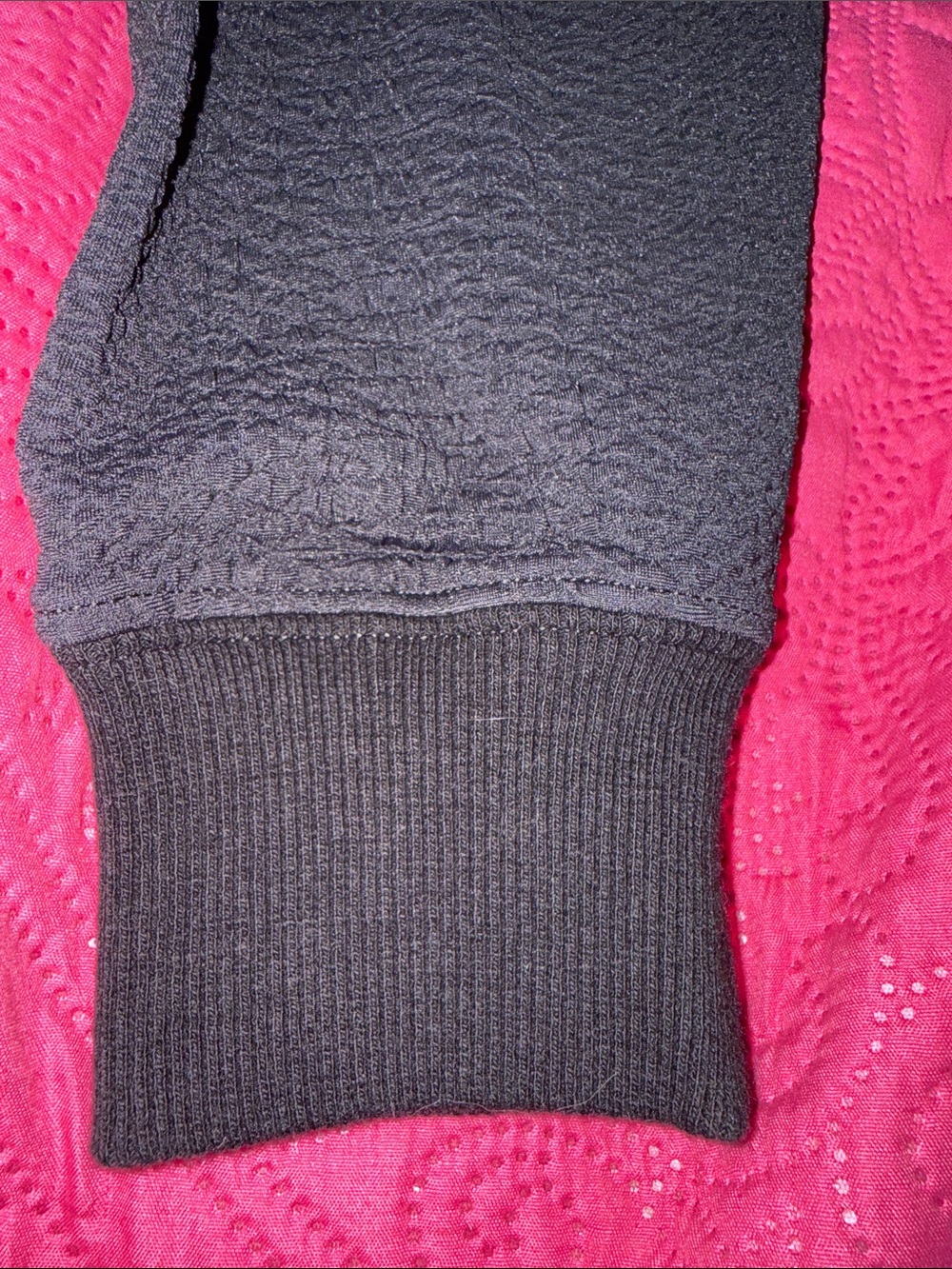 GIGI C Black Cropped Textured Long-Sleeve Top - Picture 4 of 5